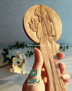 آینه دستی چوبی گردو طرح دختر گلفروش گالری نارون